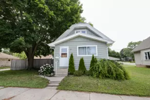 2004 17th Ave, South Milwaukee, WI 53172 - Photo 1