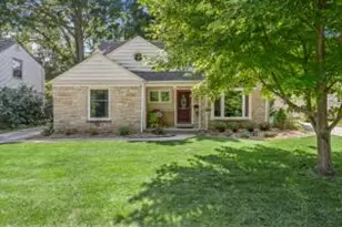 4925 W Jackson Park Dr, Milwaukee, WI 53219 - Photo 1