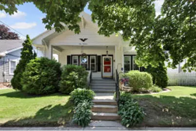 919 N 15th St, Manitowoc, WI 54220 - Photo 1