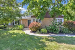 1934 Manor Pkwy, Sheboygan, WI 53083 - Photo 1