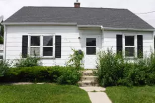 2814 Harding Pl, Manitowoc, WI 54220 - Photo 1