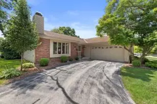 5404 Somerset Ln, Greenfield, WI 53221 - Photo 1