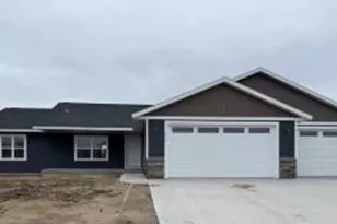 247 Southern Dr, Holmen, WI 54636 - Photo 1