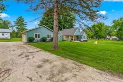 793 S Shore Dr, Richfield, WI 53033 - Photo 1