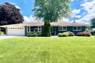 W155N11684 Sunnyview Ave, Germantown, WI 53022 - Photo 1