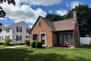 1114 Fairmont Ln, Manitowoc, WI 54220 - Photo 1