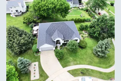 825  Chantilly Ct, Burlington, WI 53105 - Photo 1