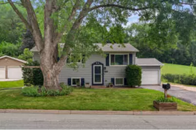 802  6th Ave, Onalaska, WI 54650 - Photo 1