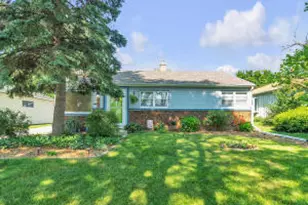 4577 N 101st St, Wauwatosa, WI 53225 - Photo 1