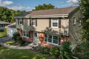 W215N10150 Hickory Dr, Germantown, WI 53017 - Photo 1