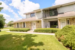 1433 Sun Valley Dr, Racine, WI 53406 - Photo 1