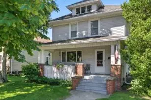 866 N 10th St, Manitowoc, WI 54220 - Photo 1