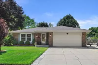 204  Rawlins Dr, Waukesha, WI 53188 - Photo 1