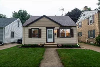 7632  Livingston Ave, Wauwatosa, WI 53213 - Photo 1