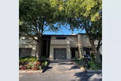 955  Armour Rd, Oconomowoc, WI 53066 - Photo 1