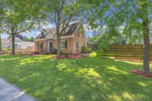 516 Westlawn Blvd, Manitowoc, WI 54220 - Photo 1