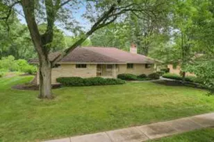 632 Oakland Ave, Mukwonago, WI 53149 - Photo 1