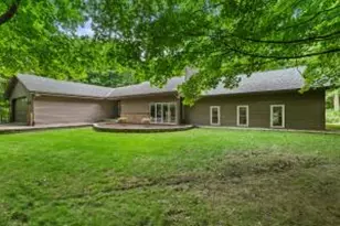 29209 Manor Dr, Racine, WI 53185 - Photo 1