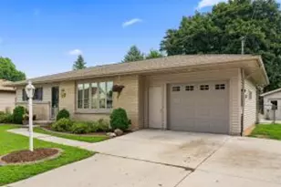 645 S 31st St, Manitowoc, WI 54220 - Photo 1