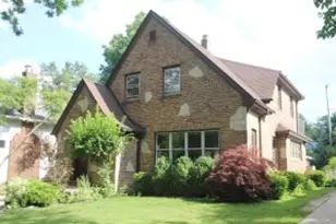 1905 E Beverly Rd, Shorewood, WI 53211 - Photo 1