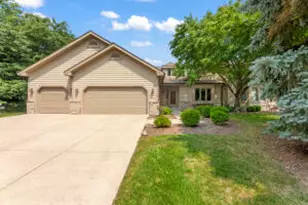 N18W28978 Golf Ridge S, Delafield, WI 53072 - Photo 1