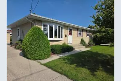 738 S 30th St, Manitowoc, WI 54220 - Photo 1