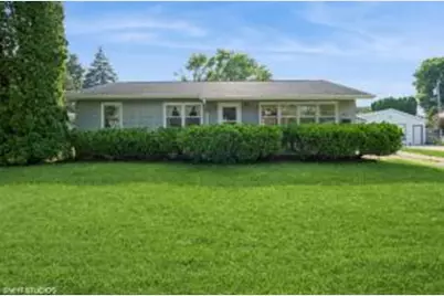 20 S Lexington Dr, Janesville, WI 53545 - Photo 1