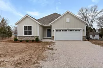 371  Sandy Cir, Pewaukee, WI 53072 - Photo 1