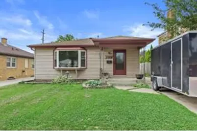 2517  Dwight St, Racine, WI 53403 - Photo 1