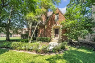 1212 E Henry Clay St, Whitefish Bay, WI 53217 - Photo 1