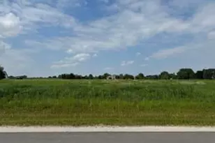 N62W35446 William Ct, Oconomowoc, WI 53066 - Photo 1