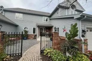 7418 W Morningside Ct, Franklin, WI 53132 - Photo 1