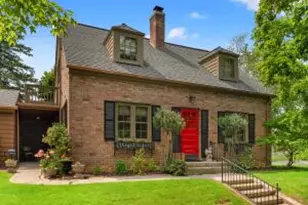 954 N 5th St, Manitowoc, WI 54220 - Photo 1