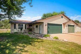 N6163 Eric Ave, Onalaska, WI 54650 - Photo 1