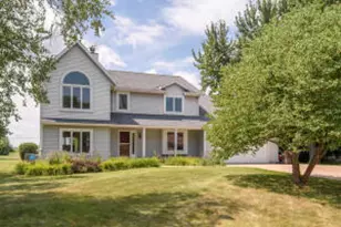 W309S10575 Greenhill Ct, Mukwonago, WI 53149 - Photo 1