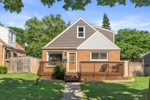 3244 N 92nd St, Milwaukee, WI 53222 - Photo 1