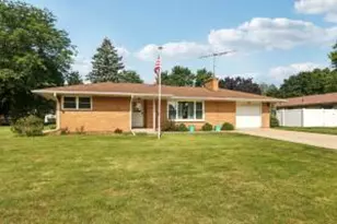 304 S Franklin St, Elkhorn, WI 53121 - Photo 1