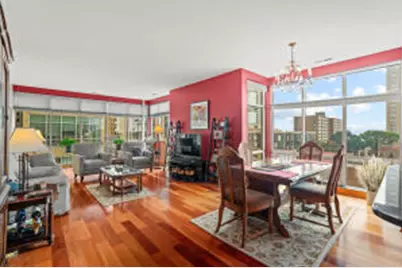 1550 E Royall Pl, Milwaukee, WI 53202 - Photo 1