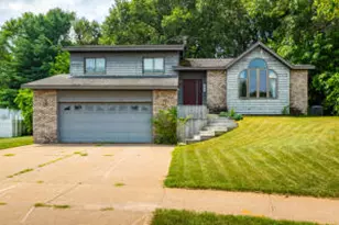 1224 Red Cedar Ct, Onalaska, WI 54650 - Photo 1