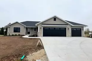 2747 Stonebrook Dr, Sheboygan, WI 53081 - Photo 1