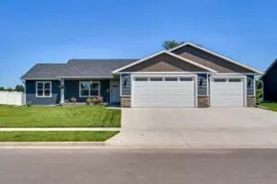 1819 Arches Dr, Holmen, WI 54636 - Photo 1