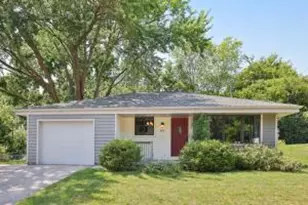 622 Greenmeadow Dr, Waukesha, WI 53188 - Photo 1