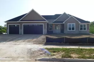 280 Candleberry Ln, Grafton, WI 53024 - Photo 1