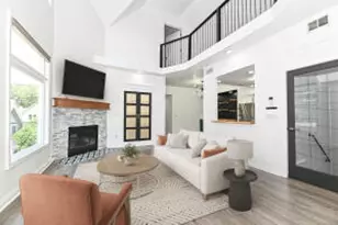 118 W Reservoir Ave, Milwaukee, WI 53212 - Photo 1