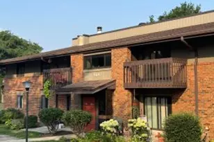 368 Park Hill Dr, Pewaukee, WI 53072 - Photo 1