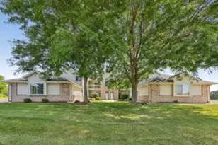 4740 W Maple Leaf Cir, Greenfield, WI 53220 - Photo 1