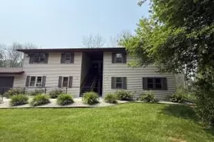 910 E Cedar Ave, Manitowoc, WI 54220 - Photo 1