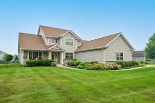 W177N10124 Whitetail Run, Germantown, WI 53022 - Photo 1