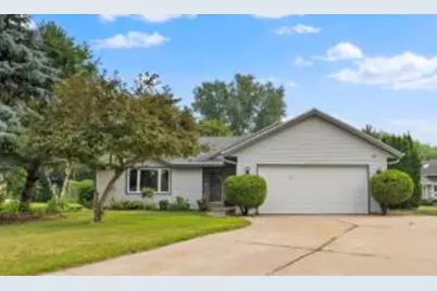 N28W22560  Foxwood Ln, Pewaukee, WI 53186 - Photo 1