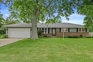 4615 N Saint Clair St, Racine, WI 53402 - Photo 1